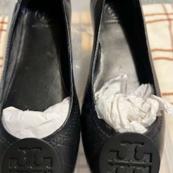 Iconic NWOT Tory Burch Black Leather Soft Flats Never Worn Size 7 1/2 Medium - Picture 2 of 8